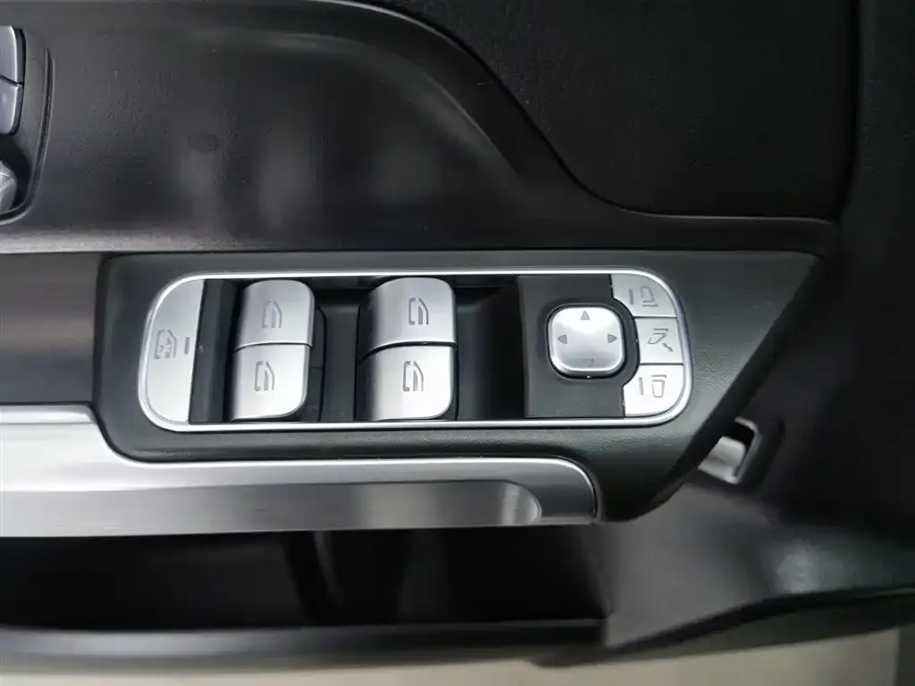 Mercedes-Benz EQB 2024 из CN, фото 9
