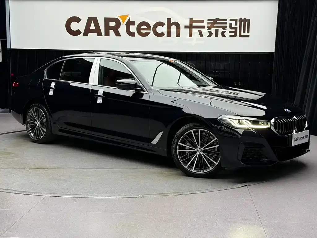 BMW 5 Series 2023 из CN, фото 4