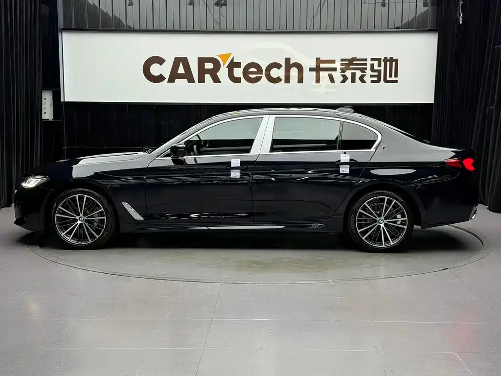 BMW 5 Series 2023 из CN, фото 6