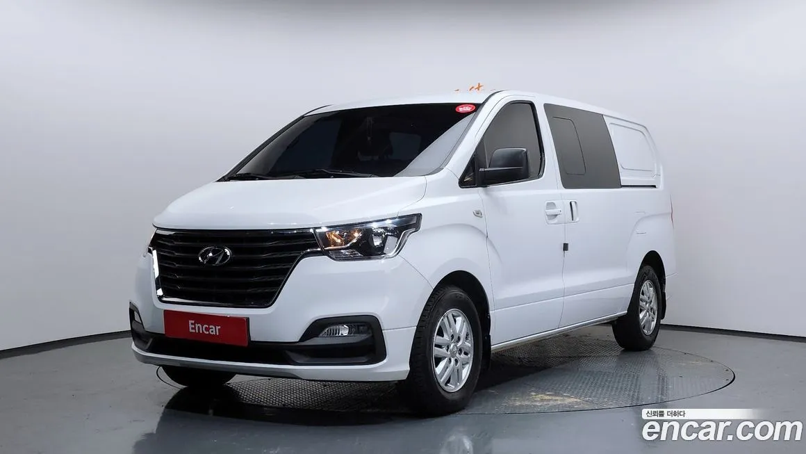 Hyundai Starex — фото 1