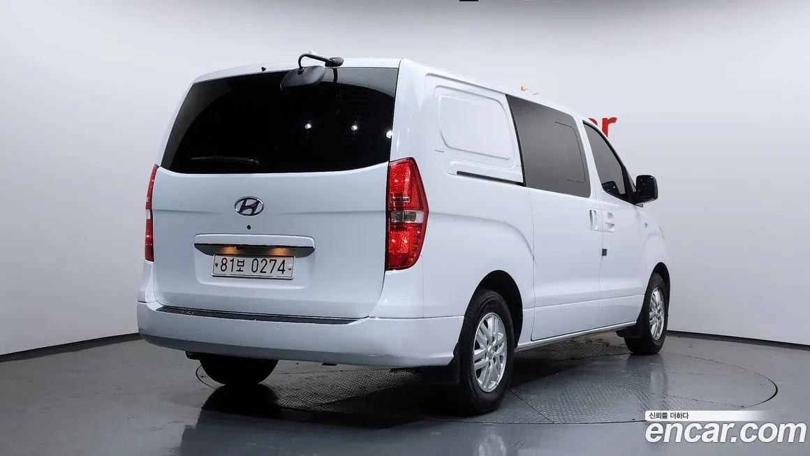 Hyundai Starex — фото 2