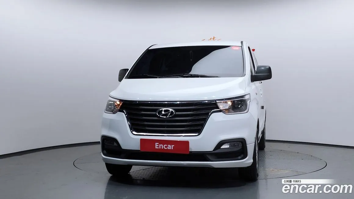 Hyundai Starex — фото 3