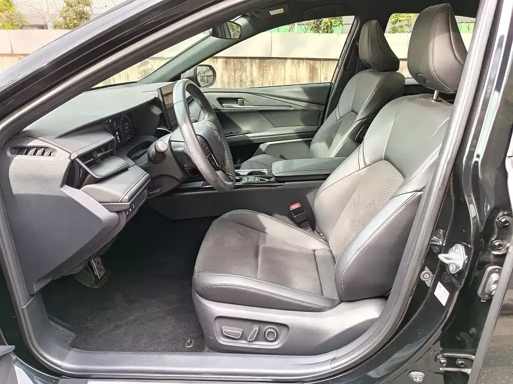 Toyota Camry 2024 из CN, фото 5