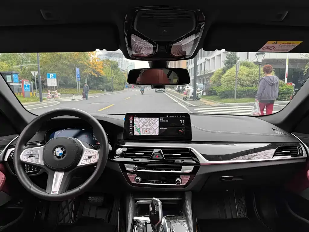 BMW 5 Series 2024 из CN, фото 10