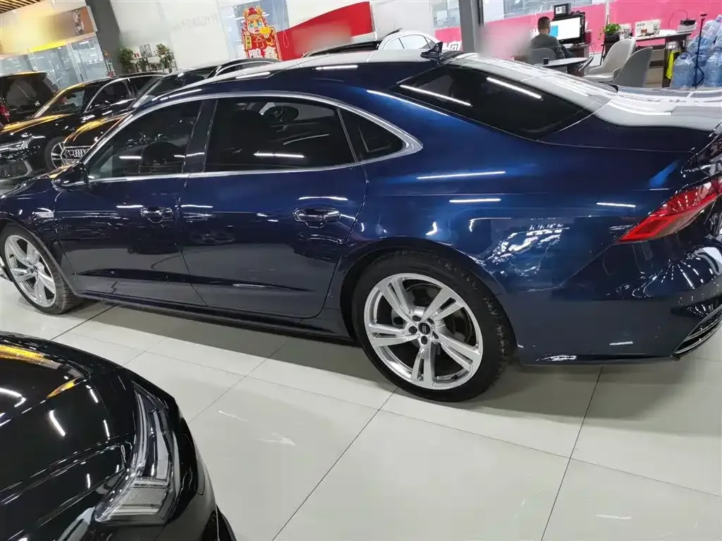 Audi A7L 2023 из CN, фото 5