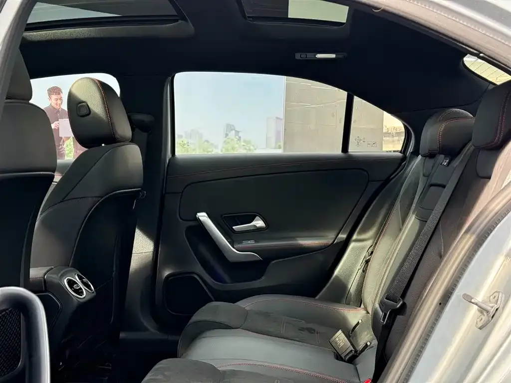 Mercedes-Benz A-Class 2023 из CN, фото 10