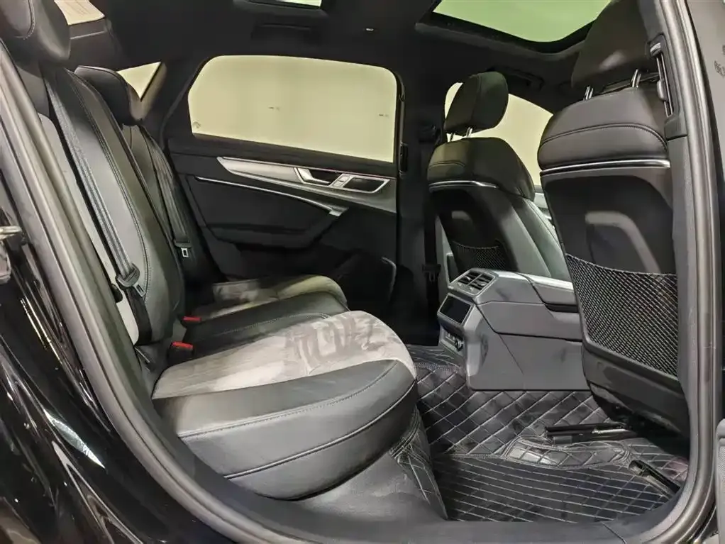 Audi A6L 2023 из CN, фото 6