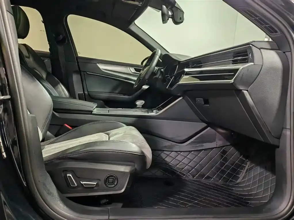 Audi A6L 2023 из CN, фото 7
