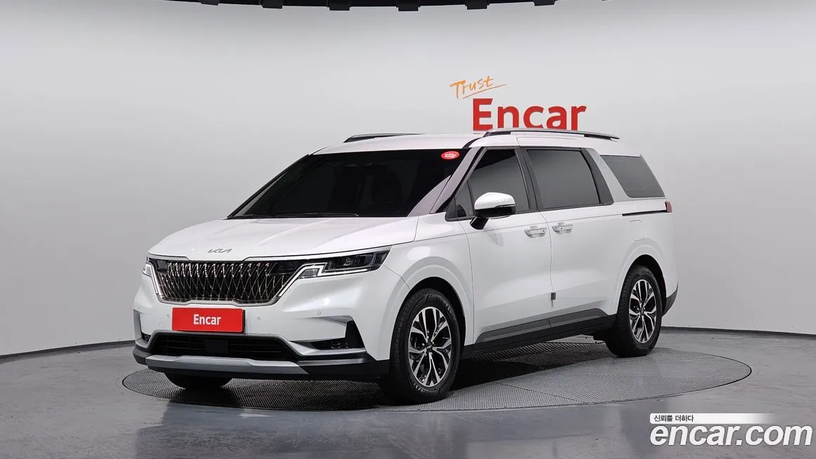 Kia Carnival — фото 1