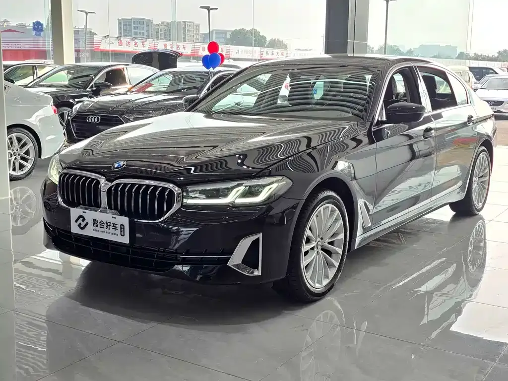 BMW 5 Series — фото 1
