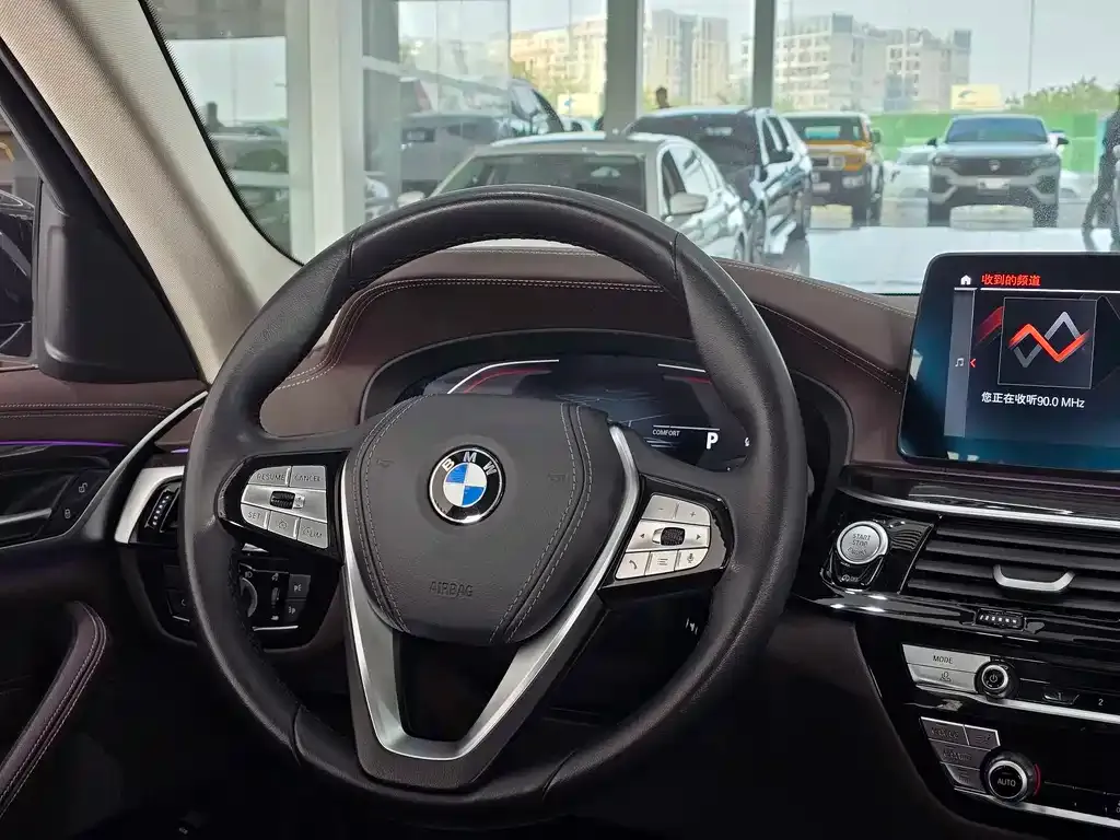 BMW 5 Series — фото 10