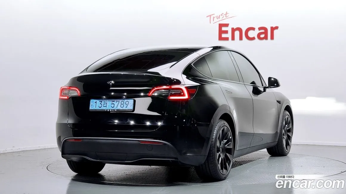 Tesla Model Y 2024 из KR, фото 2