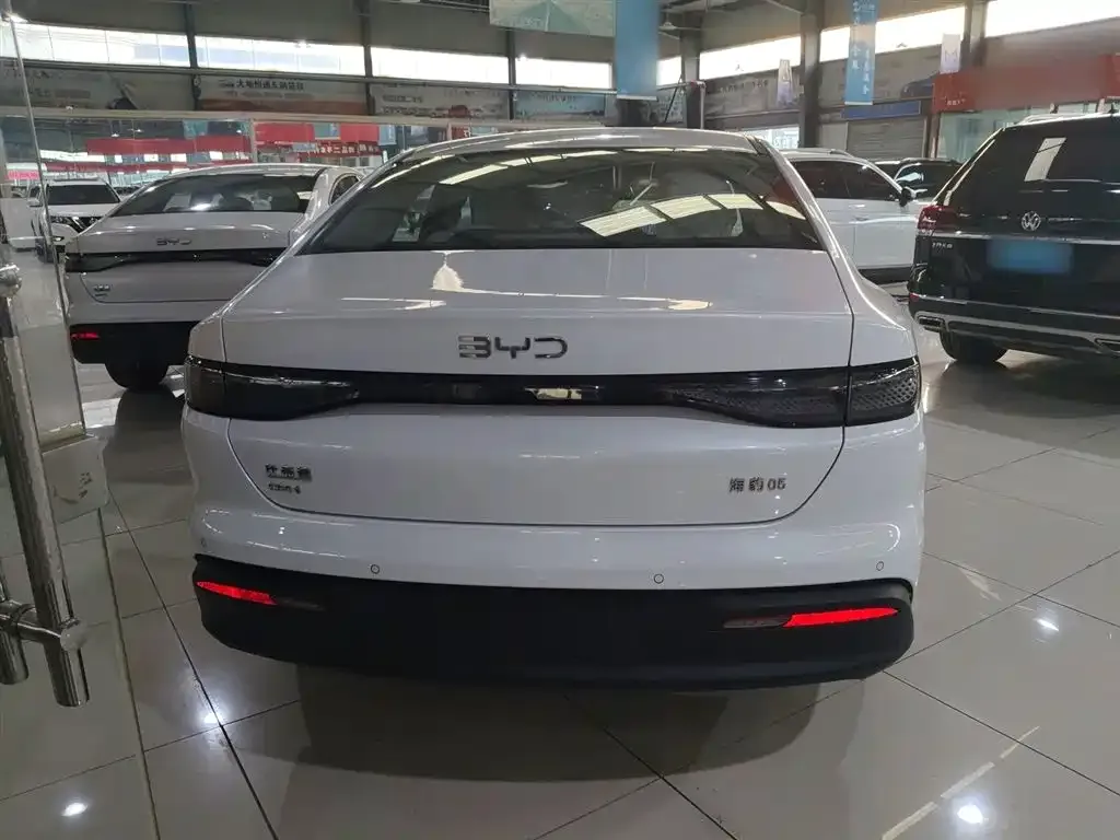 BYD Seal 05 DM-i — фото 6