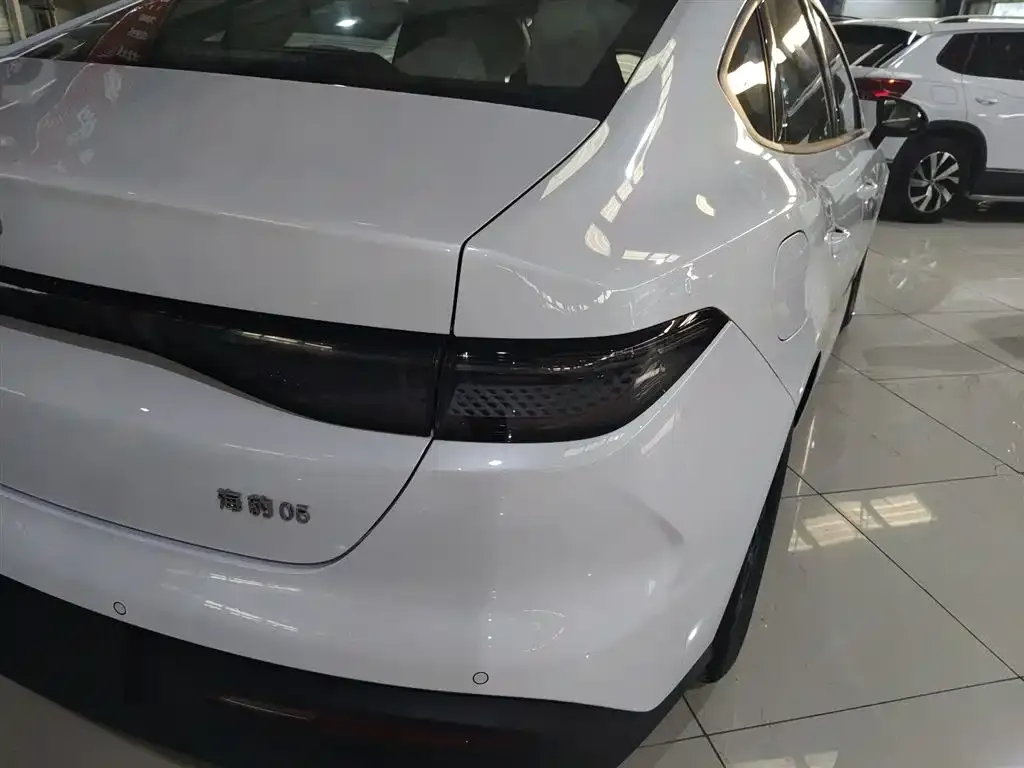 BYD Seal 05 DM-i — фото 8