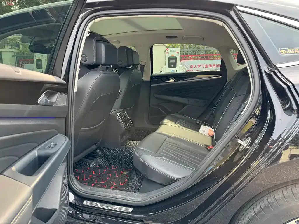 Volkswagen Passat 2021 из CN, фото 4