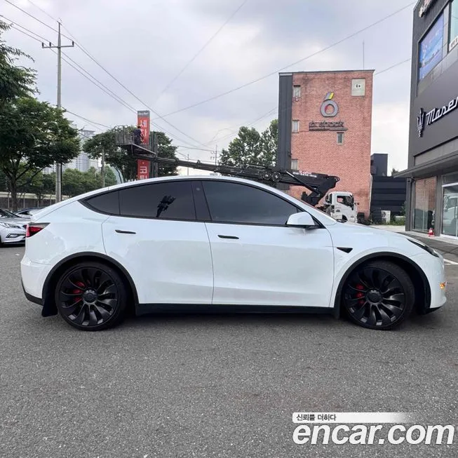Tesla Model Y 2022 из KR, фото 3