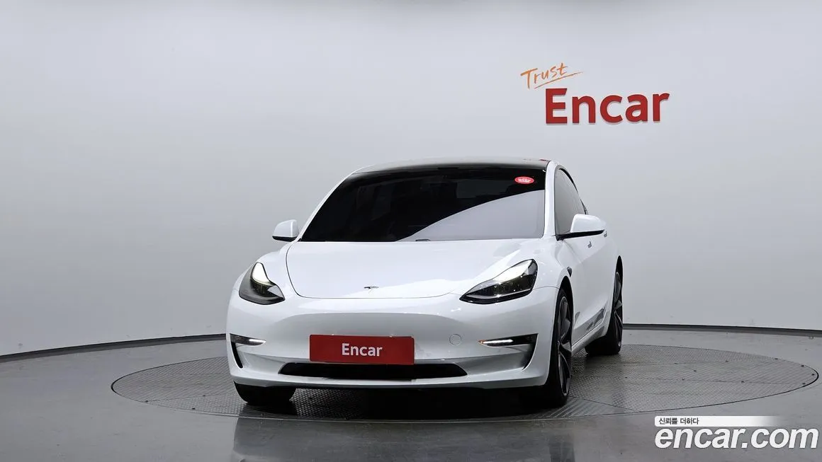Tesla Model 3 — фото 3