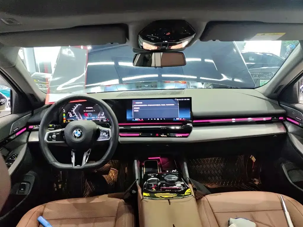 BMW 5 Series 2024 из CN, фото 10