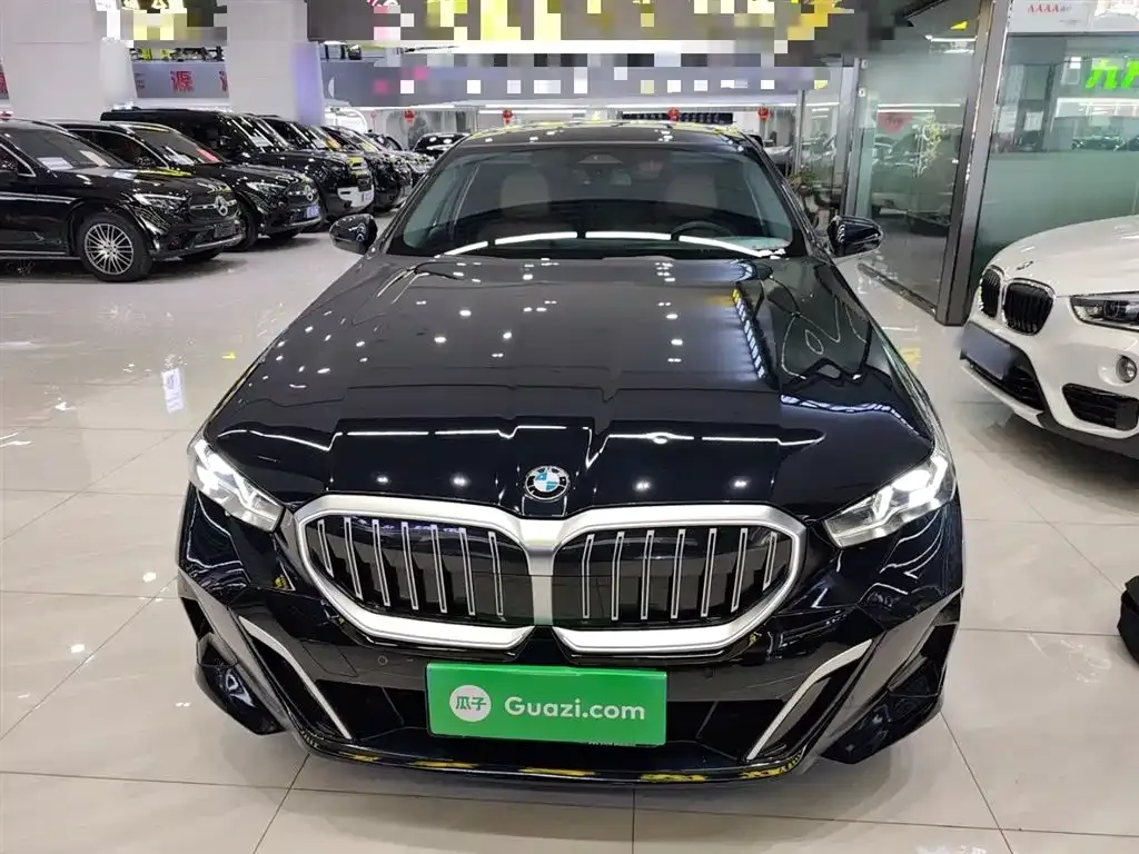 BMW 5 Series 2024 из CN, фото 3