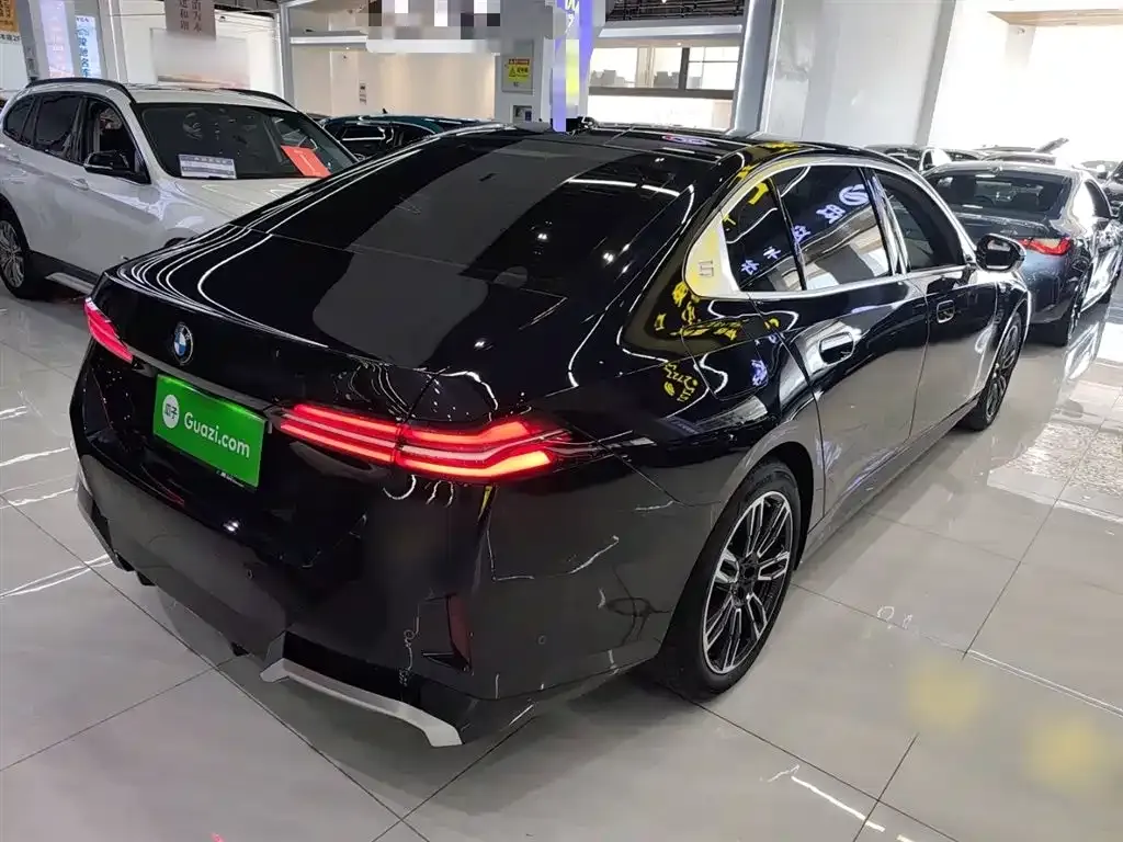 BMW 5 Series 2024 из CN, фото 7