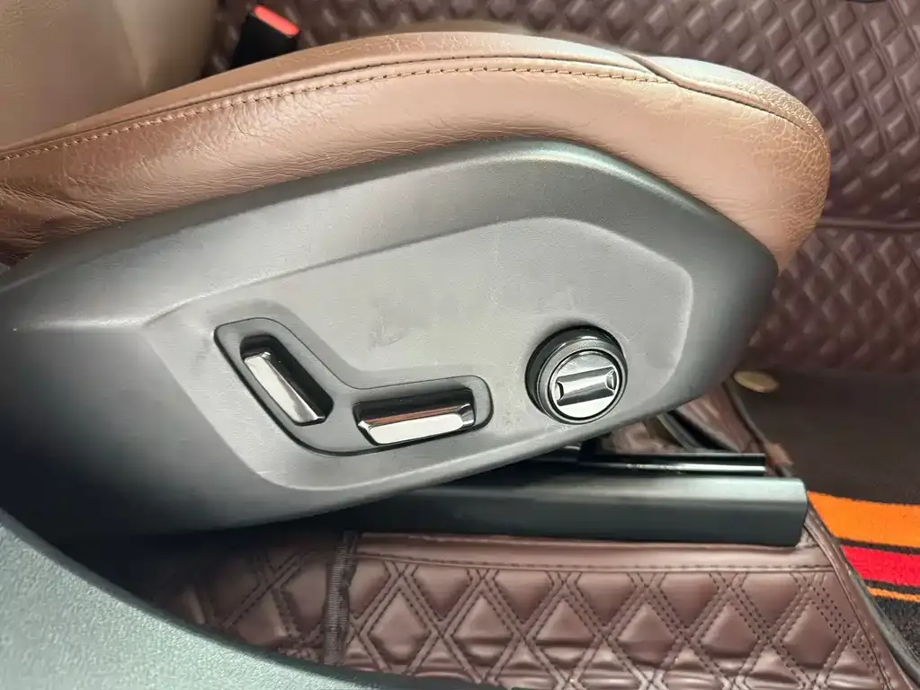 Volvo XC60 2021 из CN, фото 9