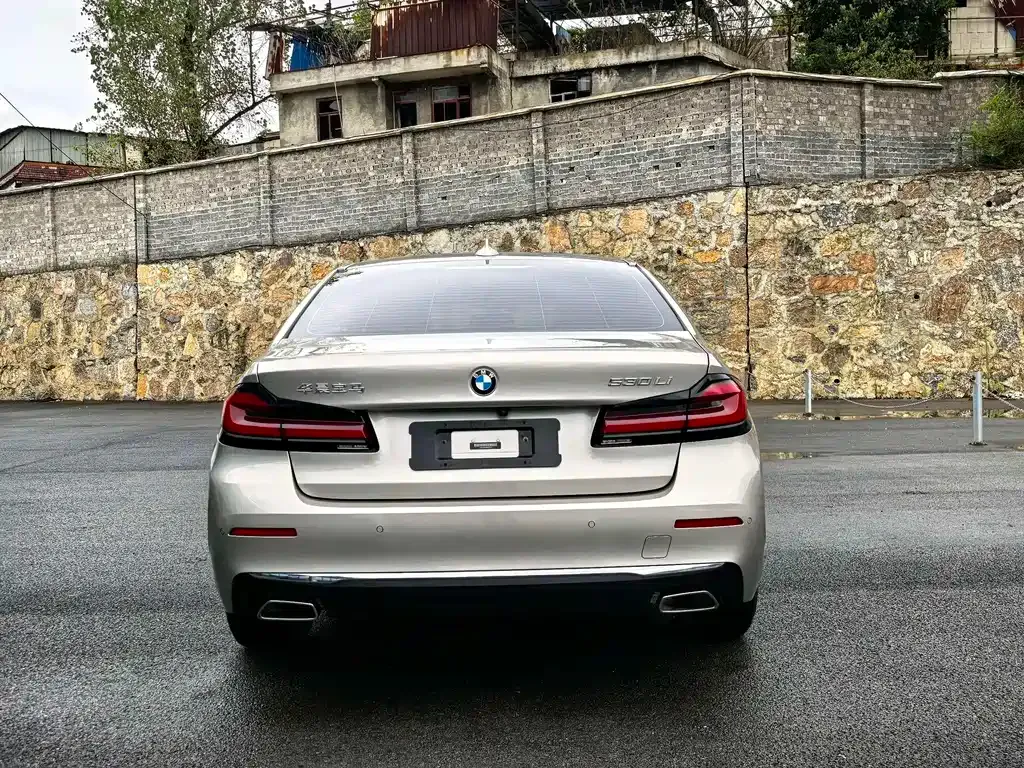 BMW 5 Series — фото 10