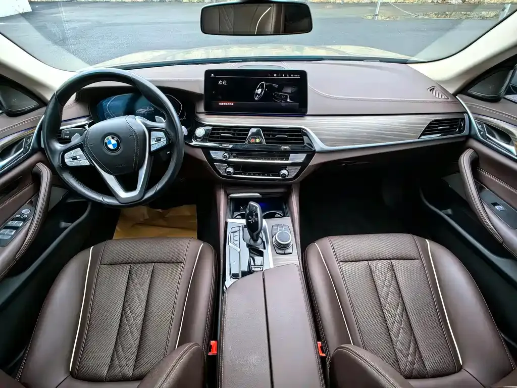 BMW 5 Series — фото 5
