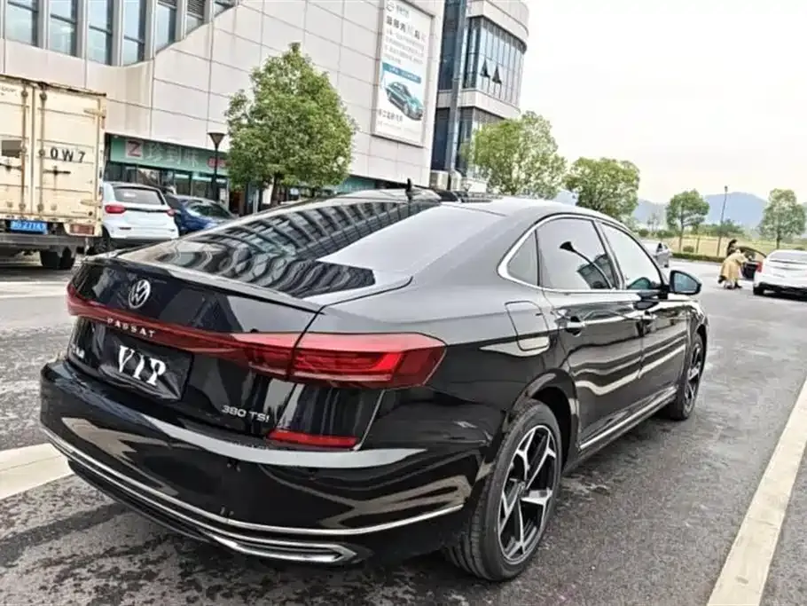 Volkswagen Passat — фото 3
