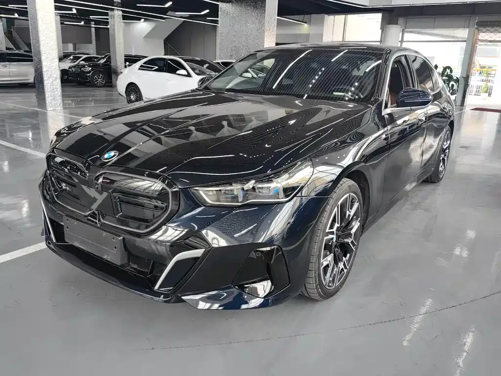BMW 5 Series 2024 из CN, фото 1