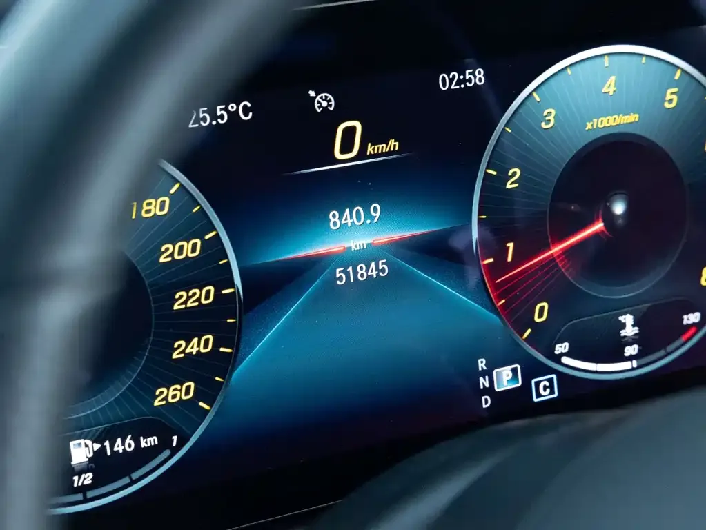 Mercedes-Benz E-Class (Import) — фото 7