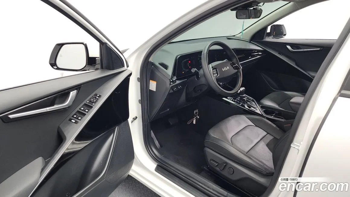 Kia Niro — фото 10