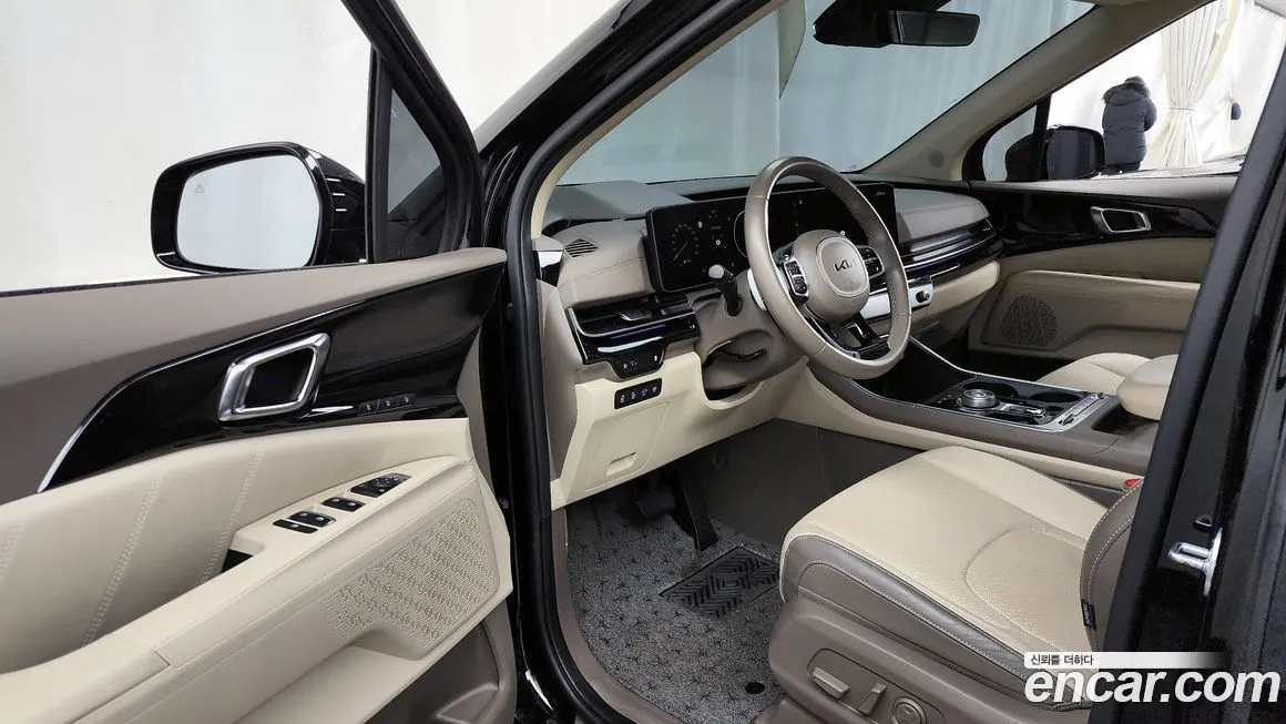 Kia Carnival — фото 10