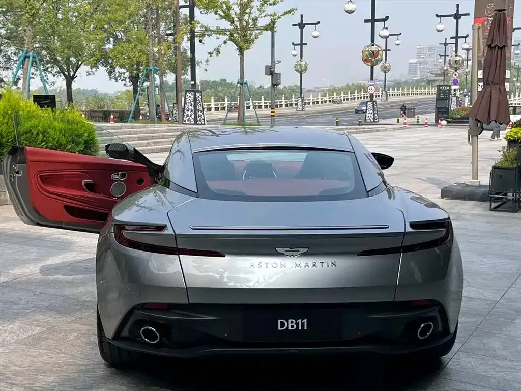 Aston Martin DB11 2023 из CN, фото 3