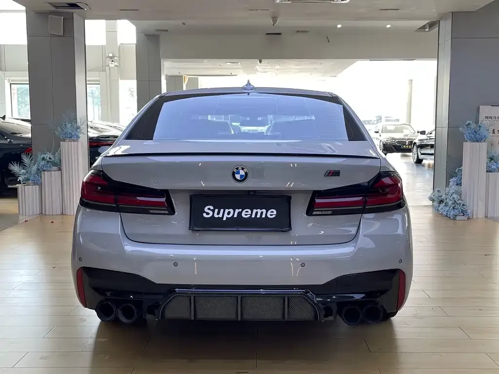 BMW 5 Series 2021 из CN, фото 10