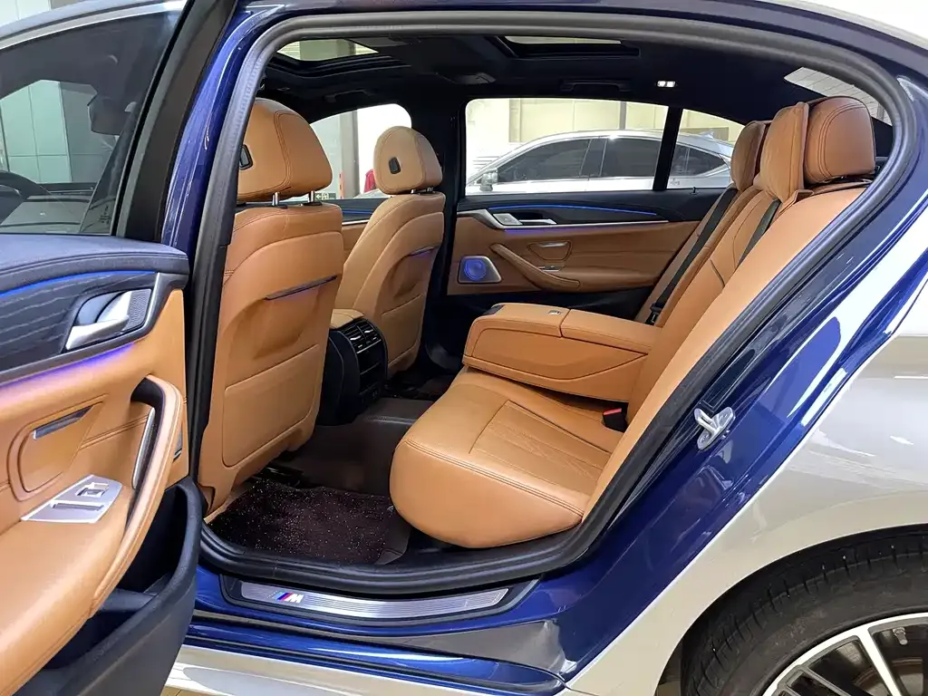 BMW 5 Series 2021 из CN, фото 5