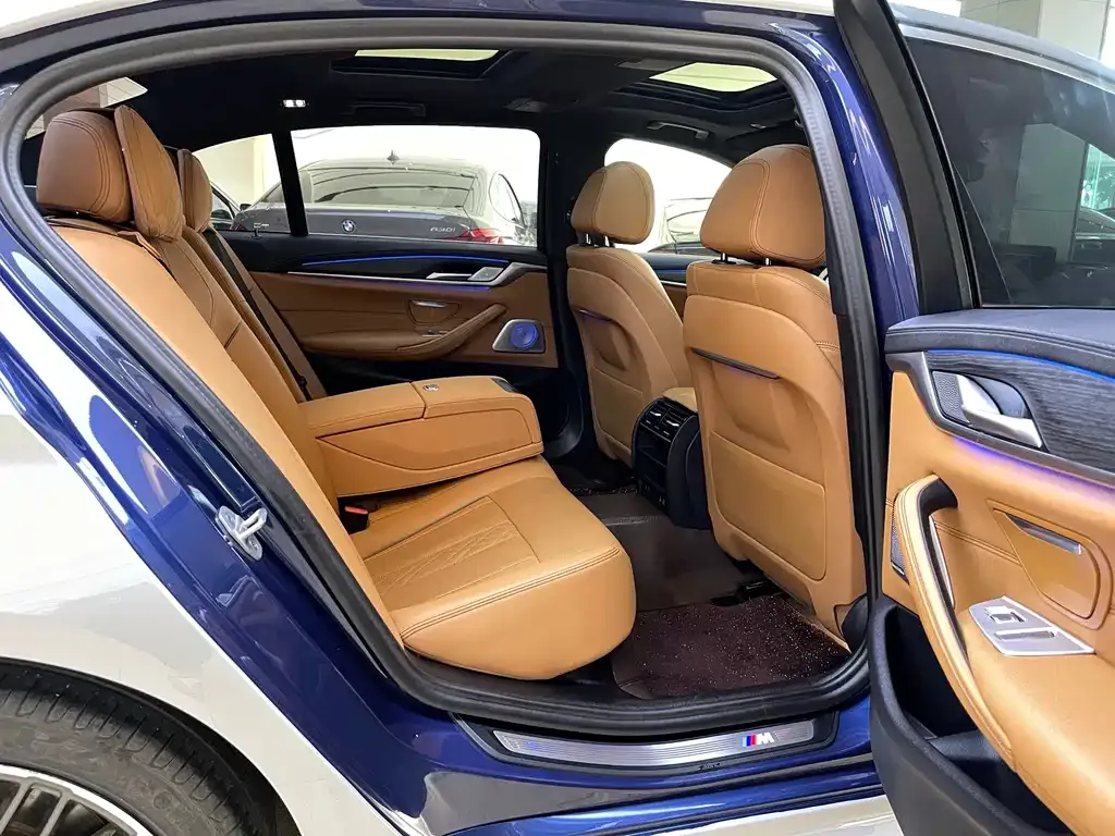 BMW 5 Series 2021 из CN, фото 8
