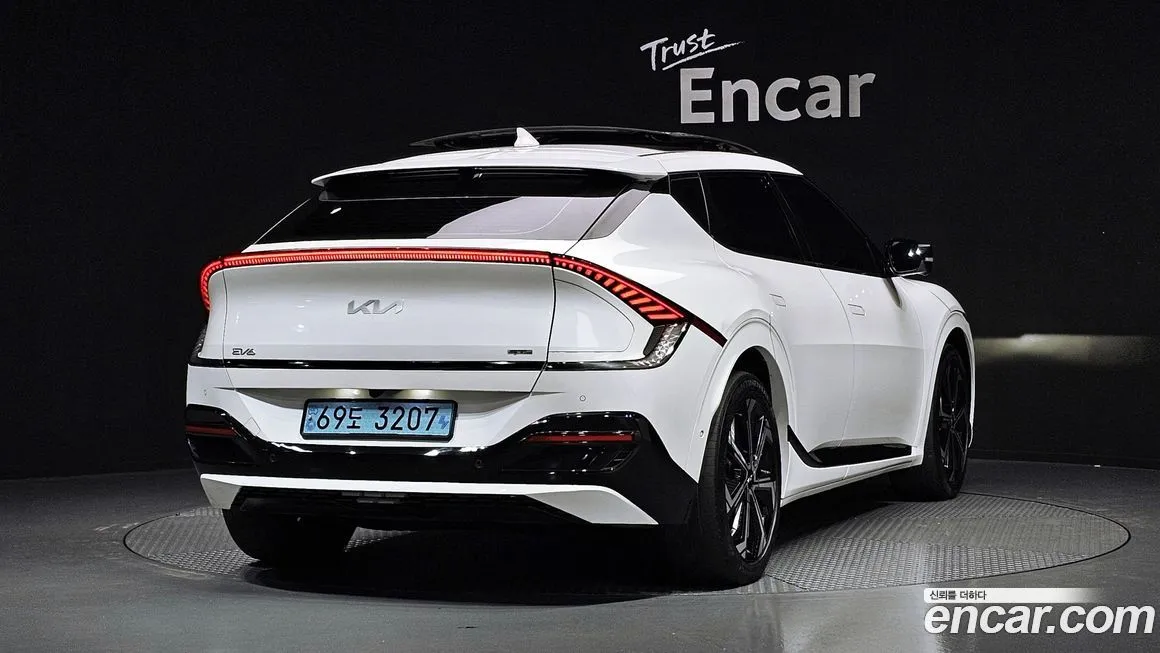 Kia EV6 — фото 2