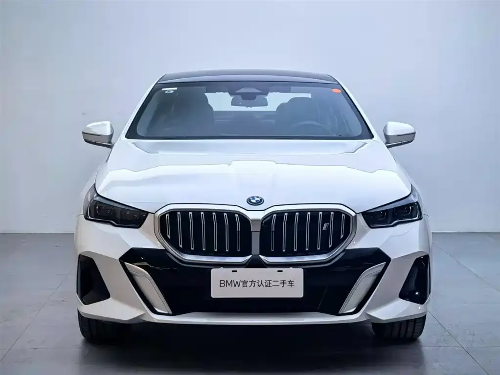 BMW i5 — фото 2