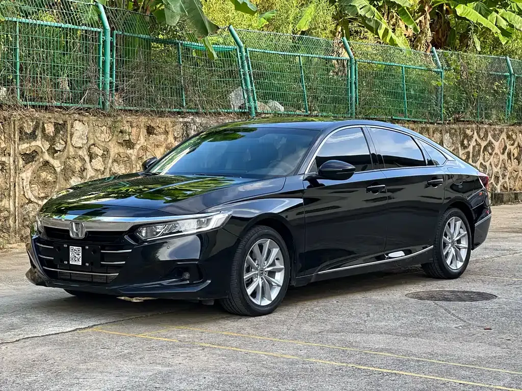 Honda Accord — фото 1