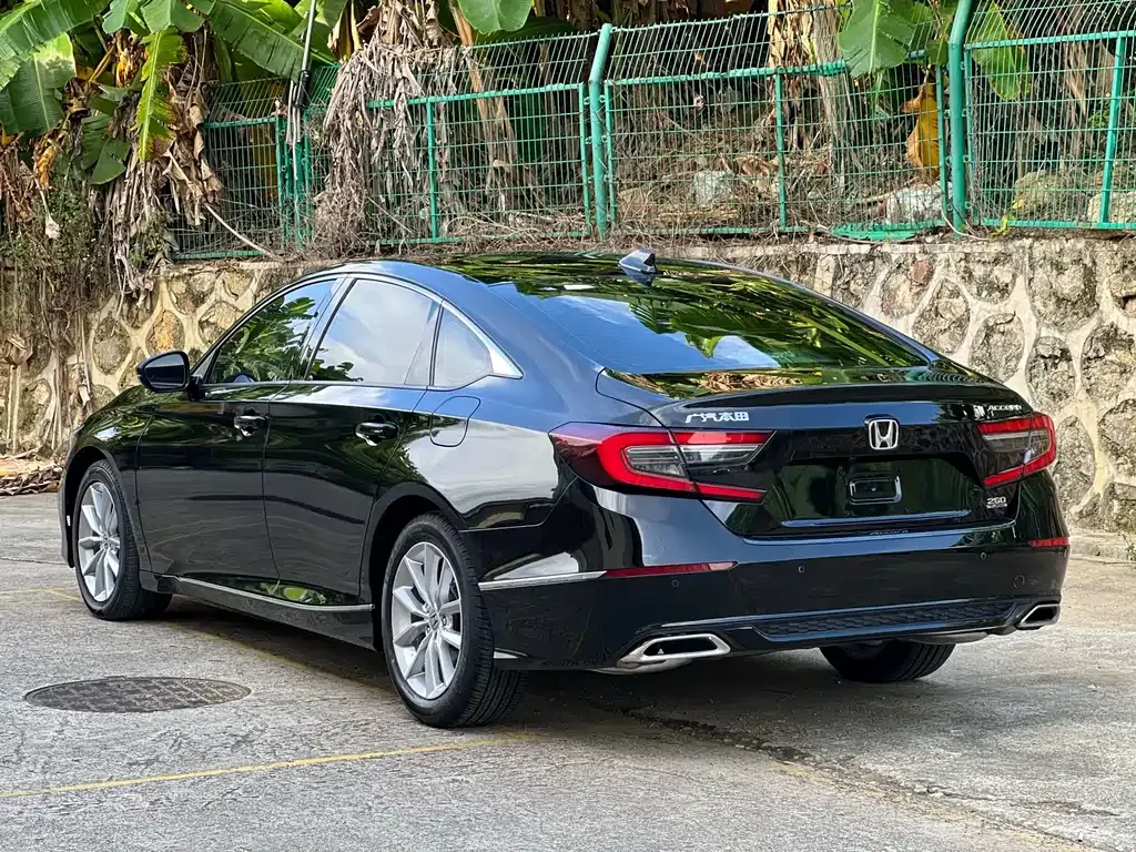 Honda Accord — фото 4