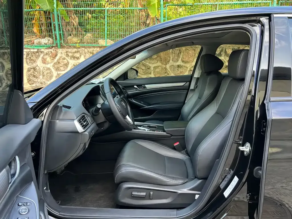Honda Accord — фото 6
