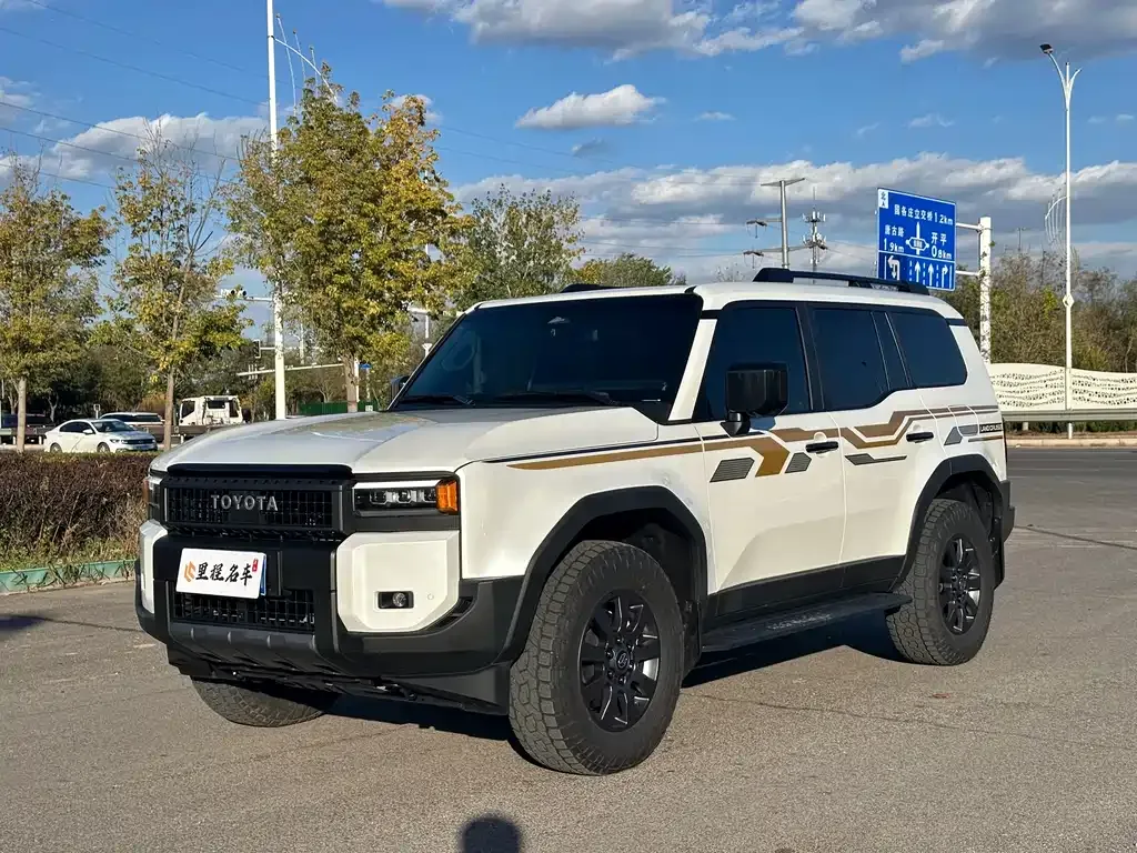 Toyota Prado — фото 1
