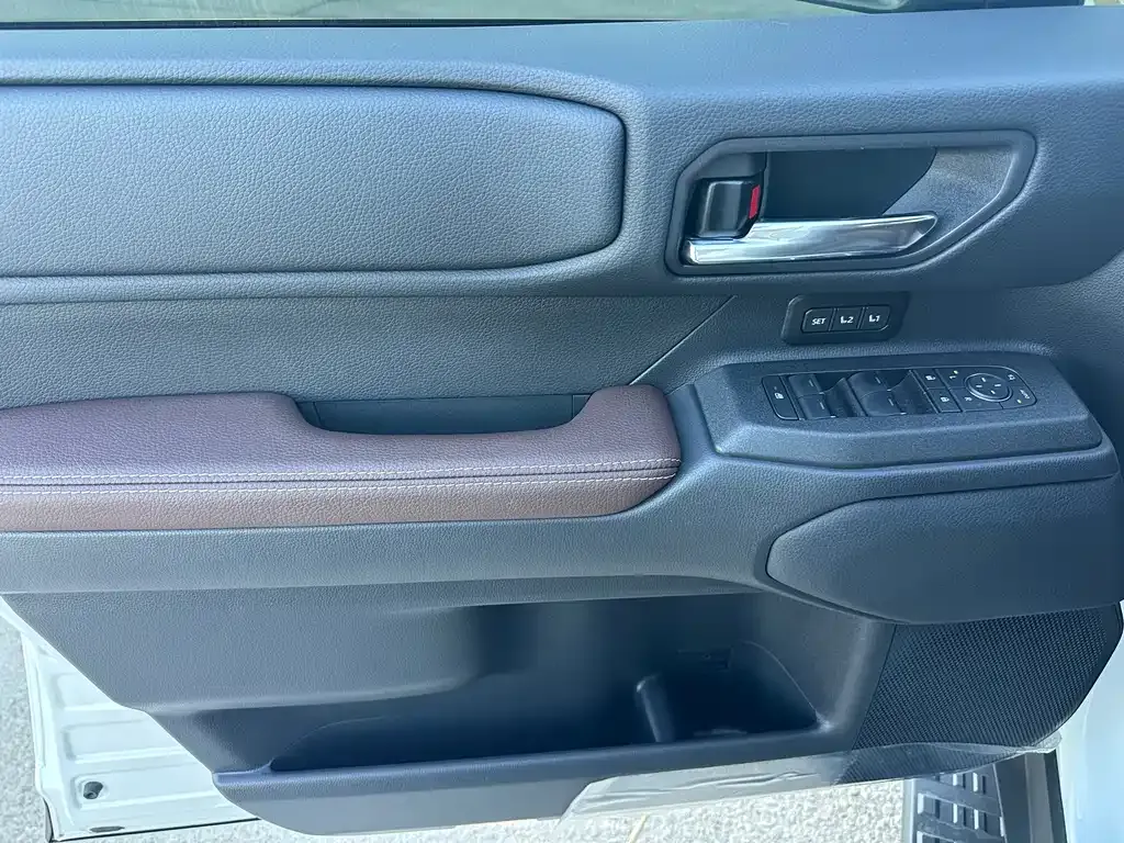Toyota Prado — фото 9