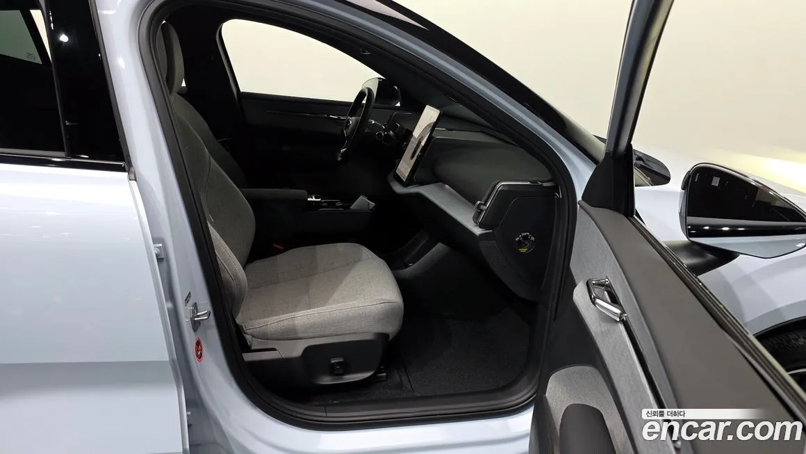 Volvo EX30 2025 из KR, фото 10