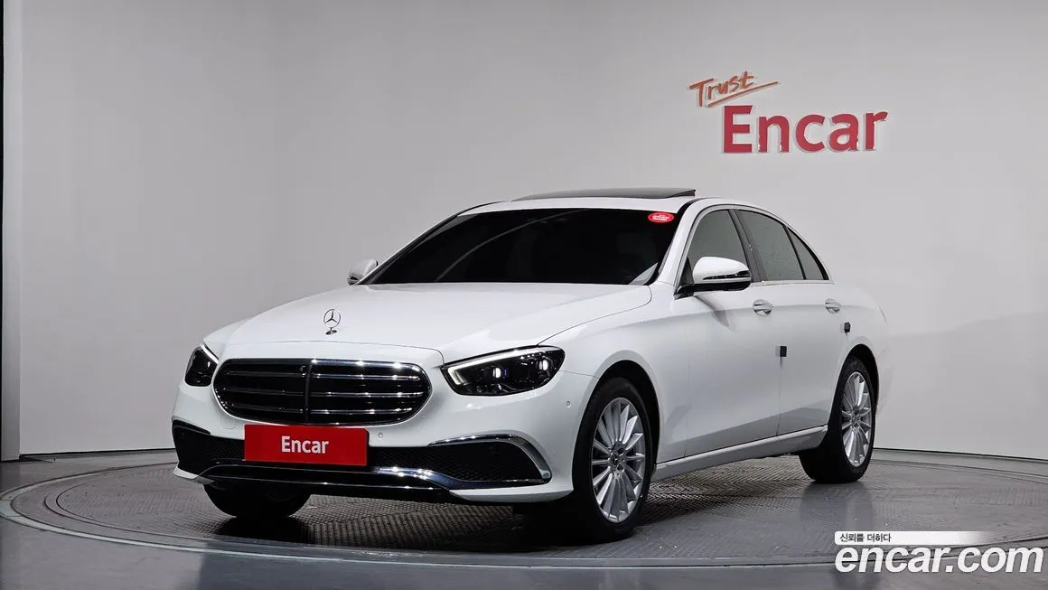 Mercedes-Benz E-Class — фото 1