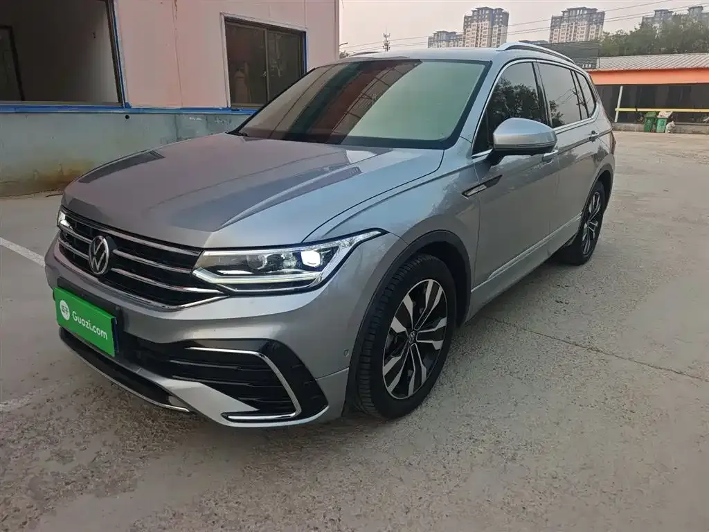 Volkswagen Tiguan L — фото 2