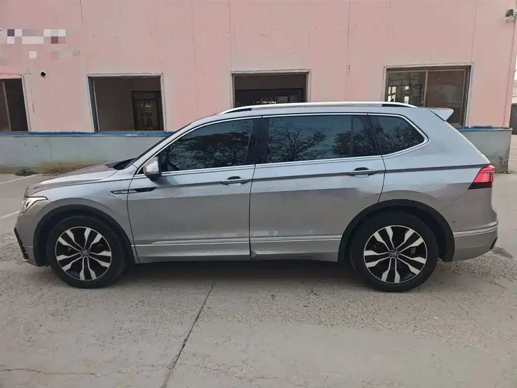 Volkswagen Tiguan L — фото 7