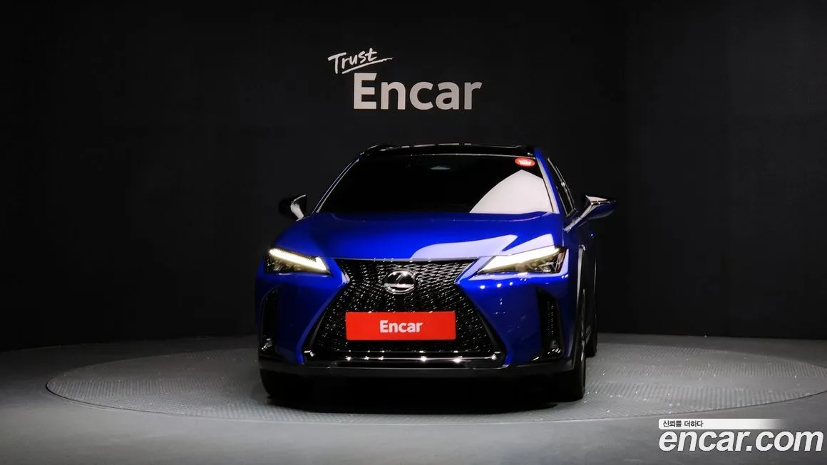 Lexus UX — фото 3