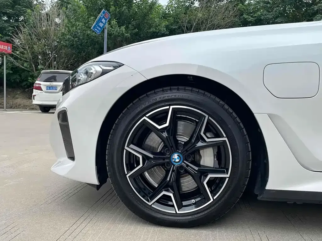 BMW i3 2024 из CN, фото 4