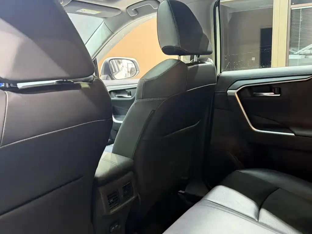 Toyota RAV4 2021 из CN, фото 10